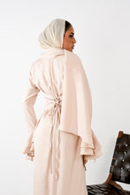 Load image into Gallery viewer, Flowy ruffles side in Beige