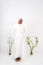 Load image into Gallery viewer, Amwaj gown in White with cover chest