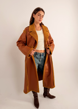 Load image into Gallery viewer, Premium Fur Leather - long coat in Camel
