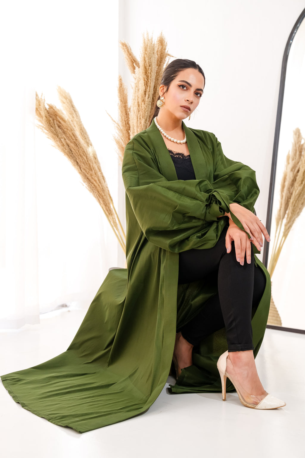Puffed sleeves Kaftan in olive