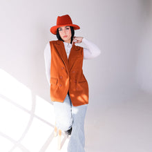Load image into Gallery viewer, Wool Sleeveless Pocket long Vest in Camel

