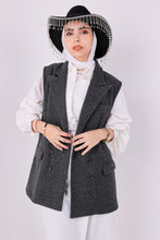 Load image into Gallery viewer, Wool Sleeveless Pocket long Vest in dark grey
