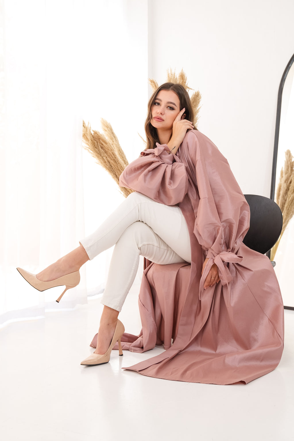 Puffed sleeves kaftan in nude pink