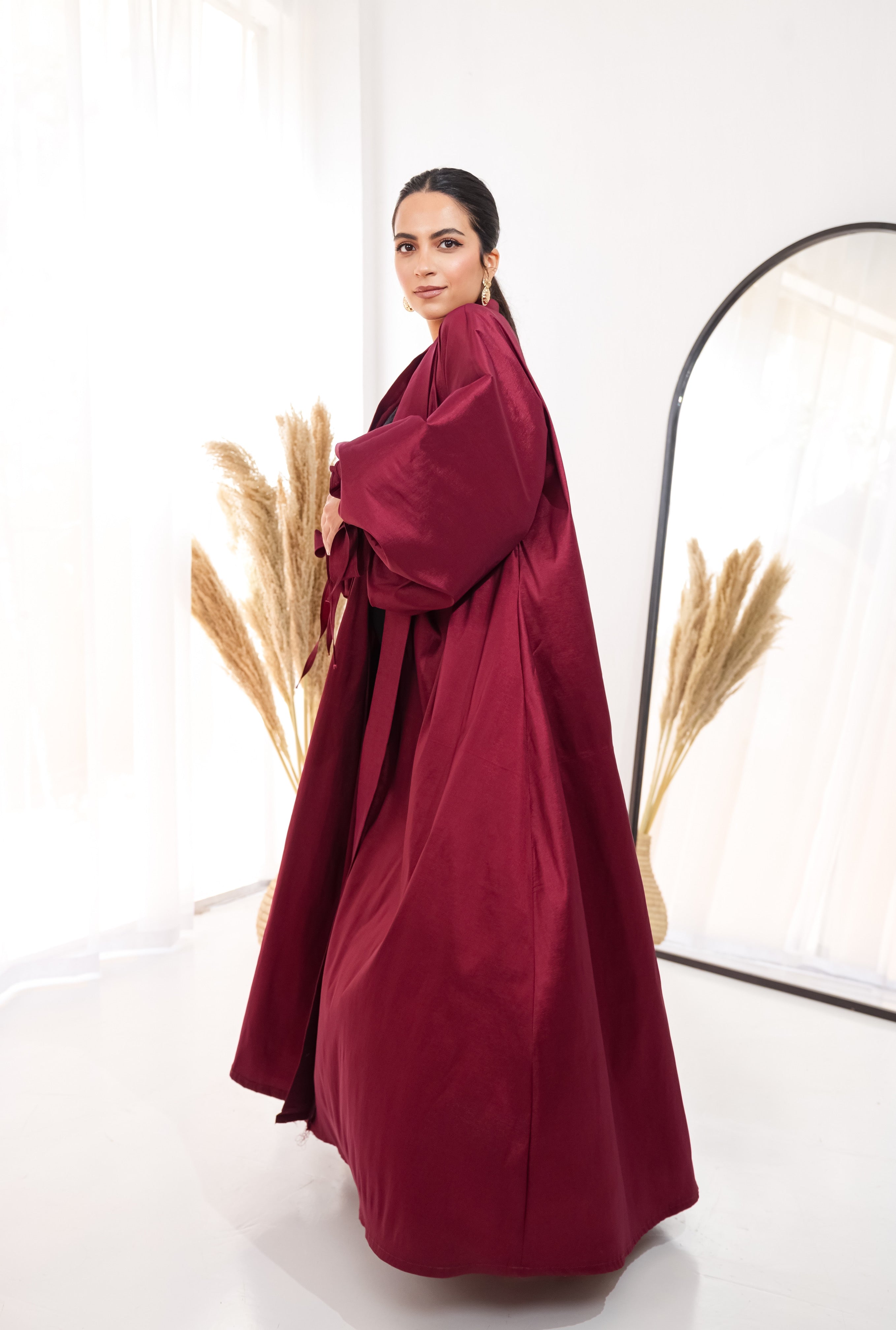 Puffed sleeves kaftan in Dark red