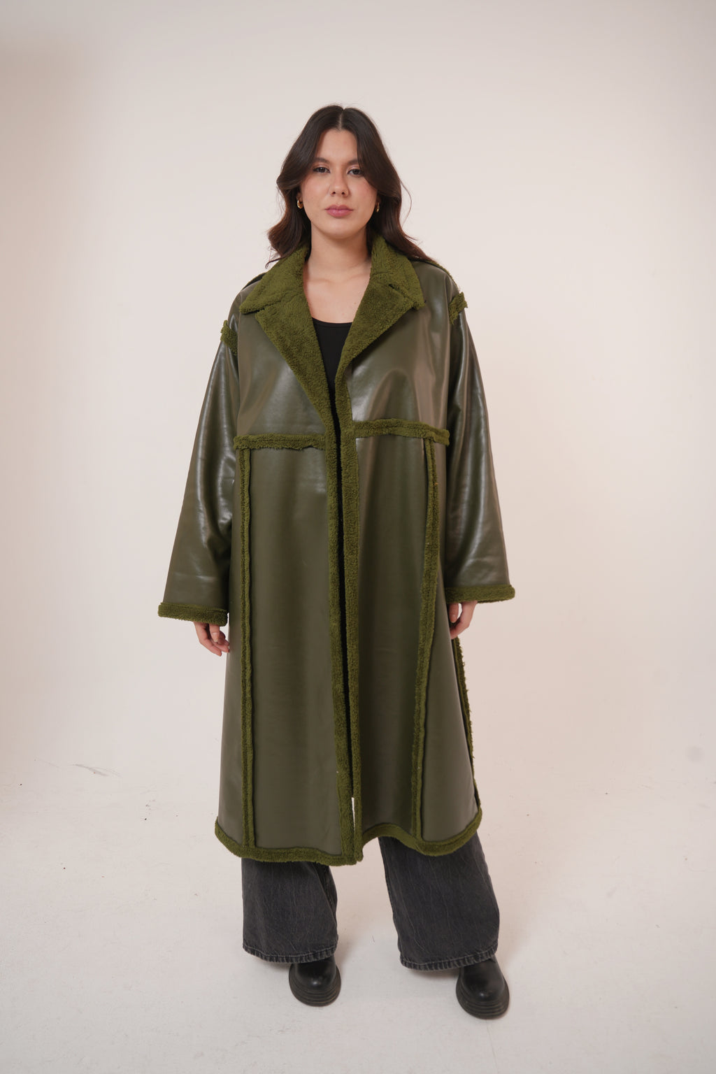 Premium Fur Leather - Long coat in olive