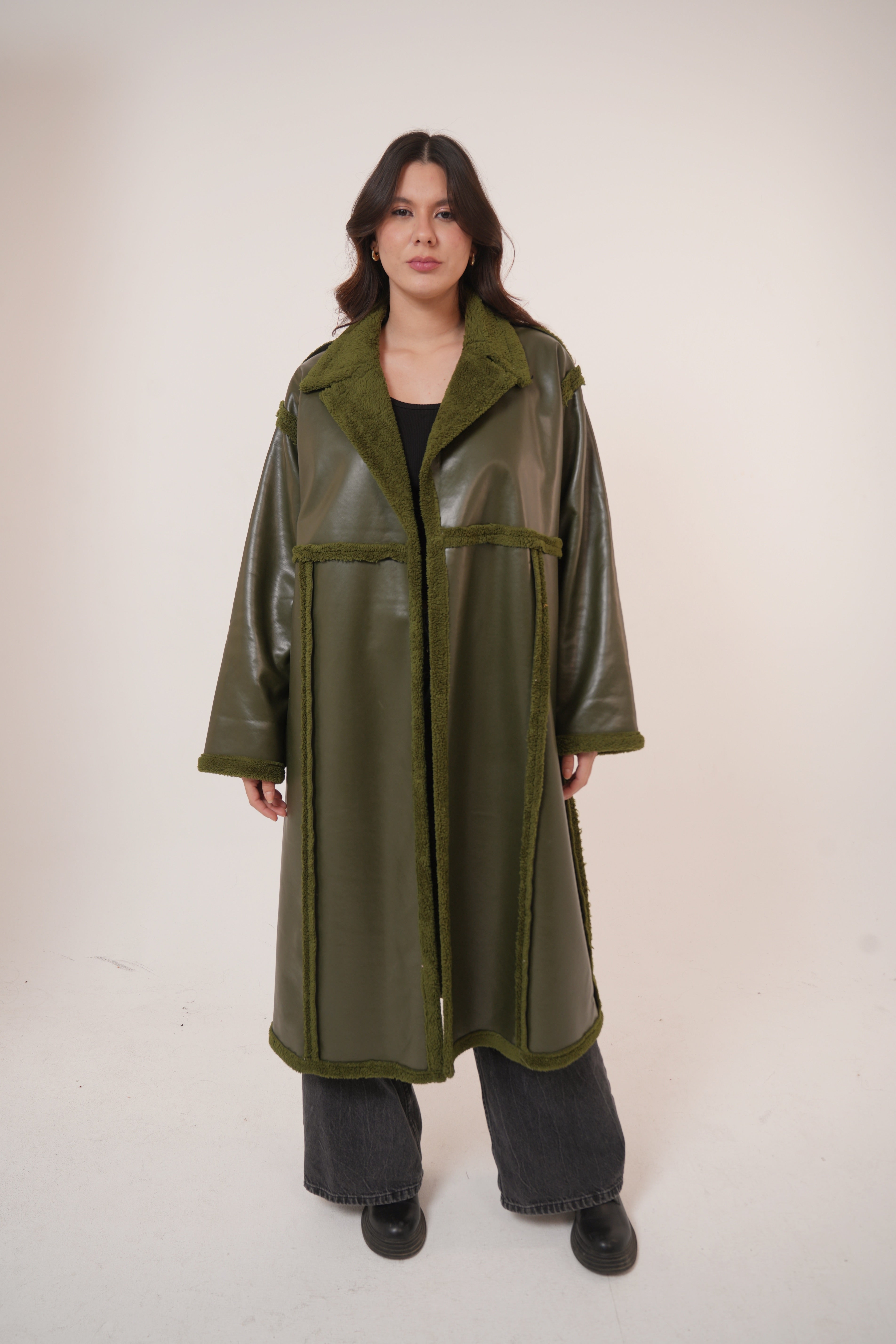 Premium Fur Leather - Long coat in olive