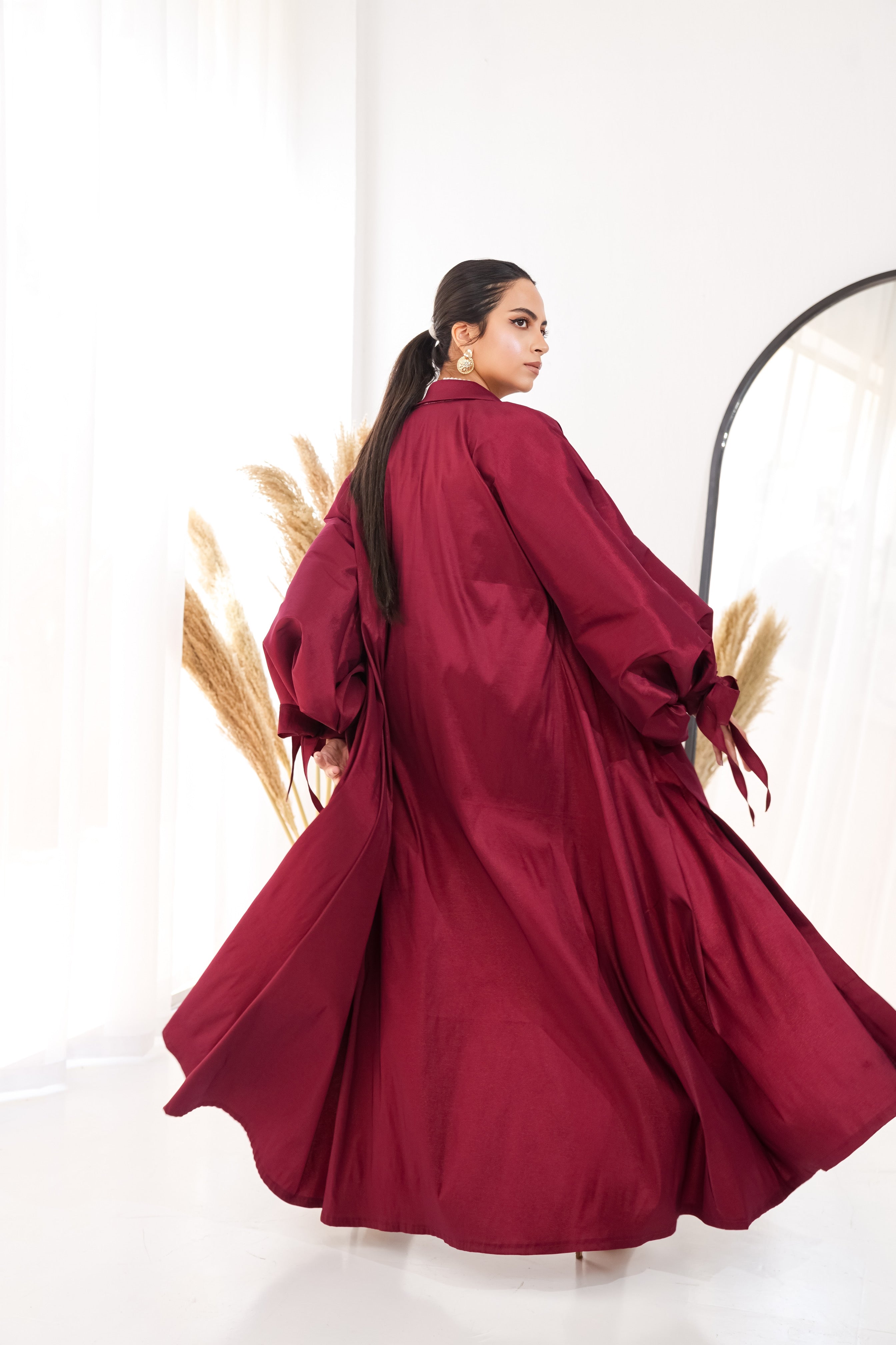 Puffed sleeves kaftan in Dark red