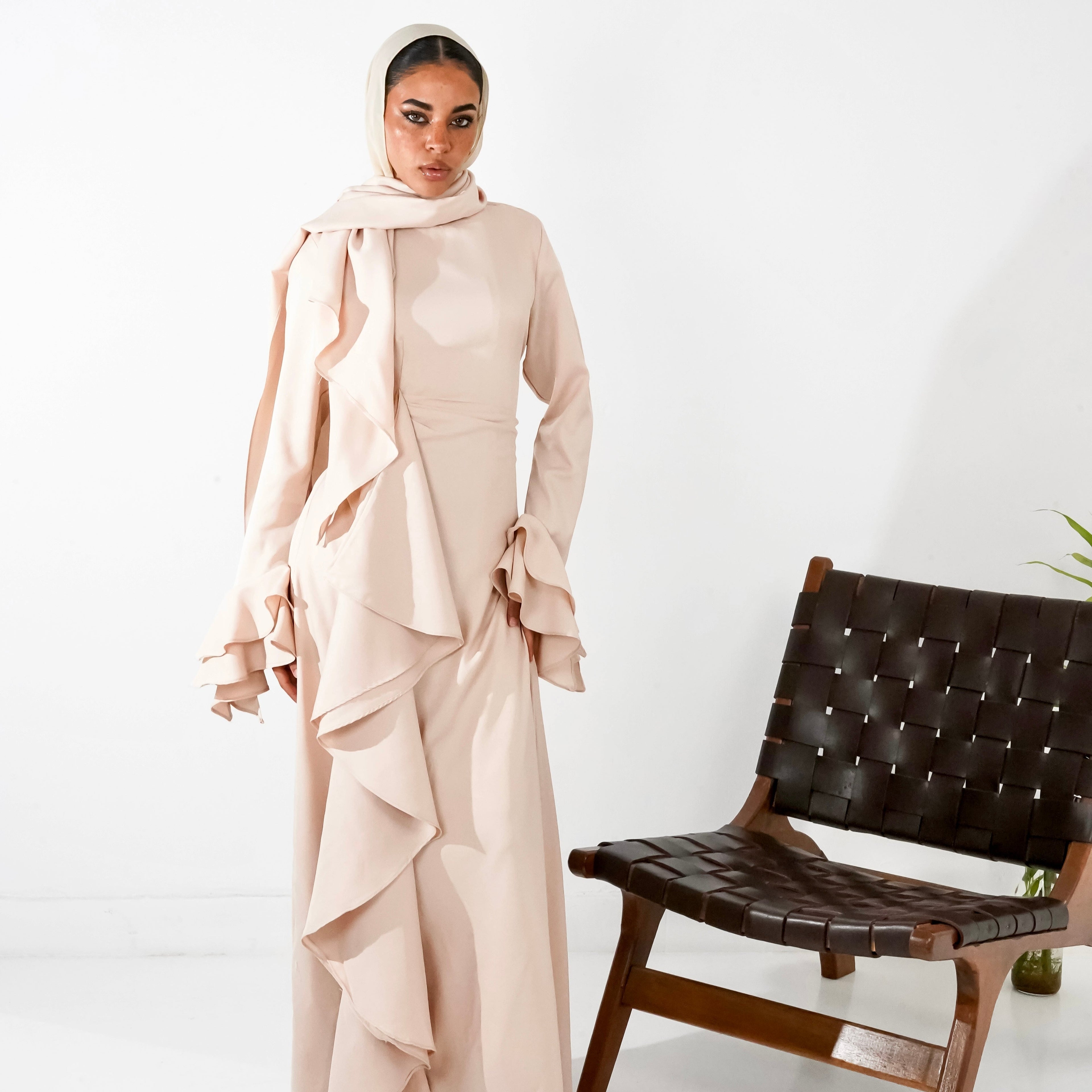 Flowy ruffles side in Beige