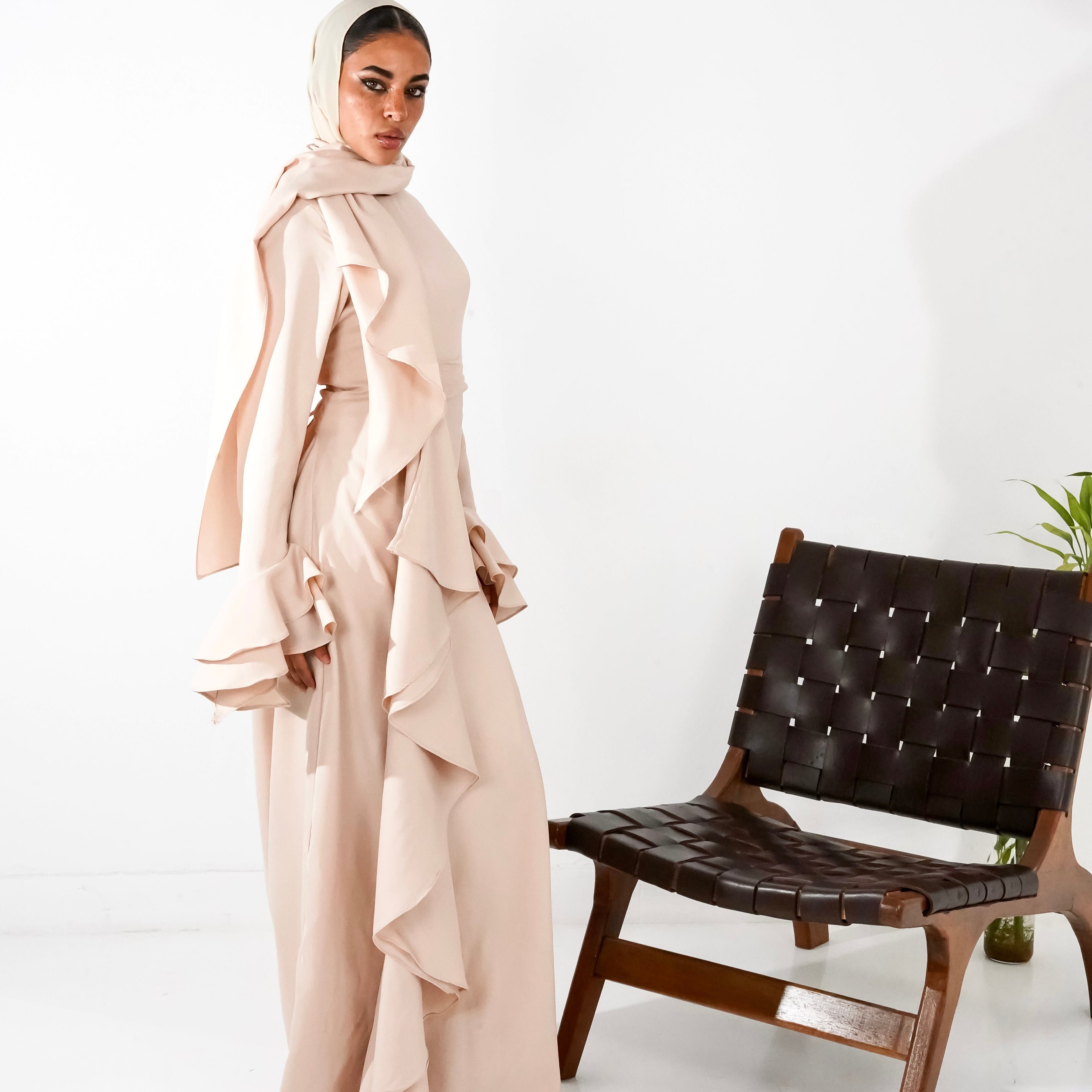 Flowy ruffles side in Beige