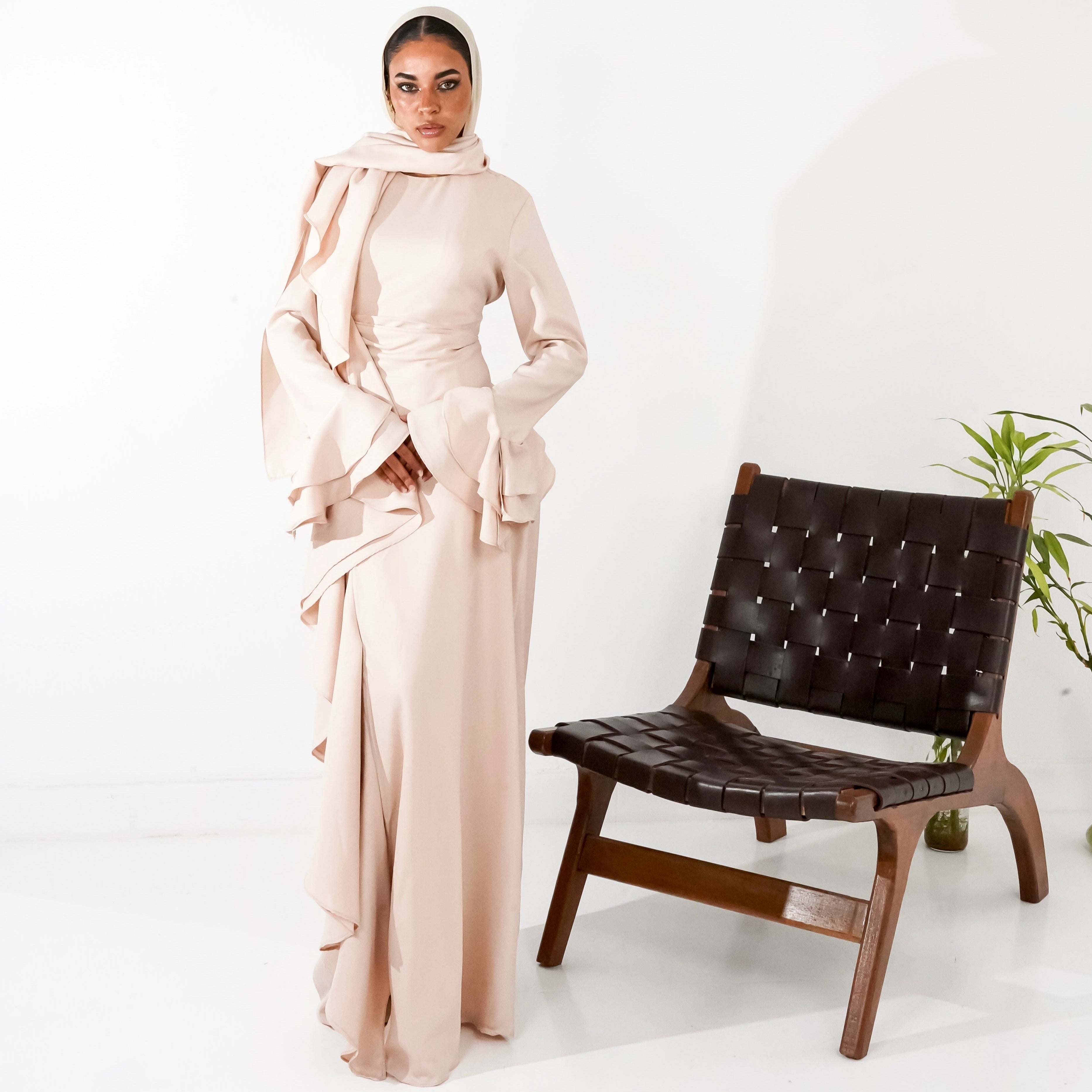 Flowy ruffles side in Beige