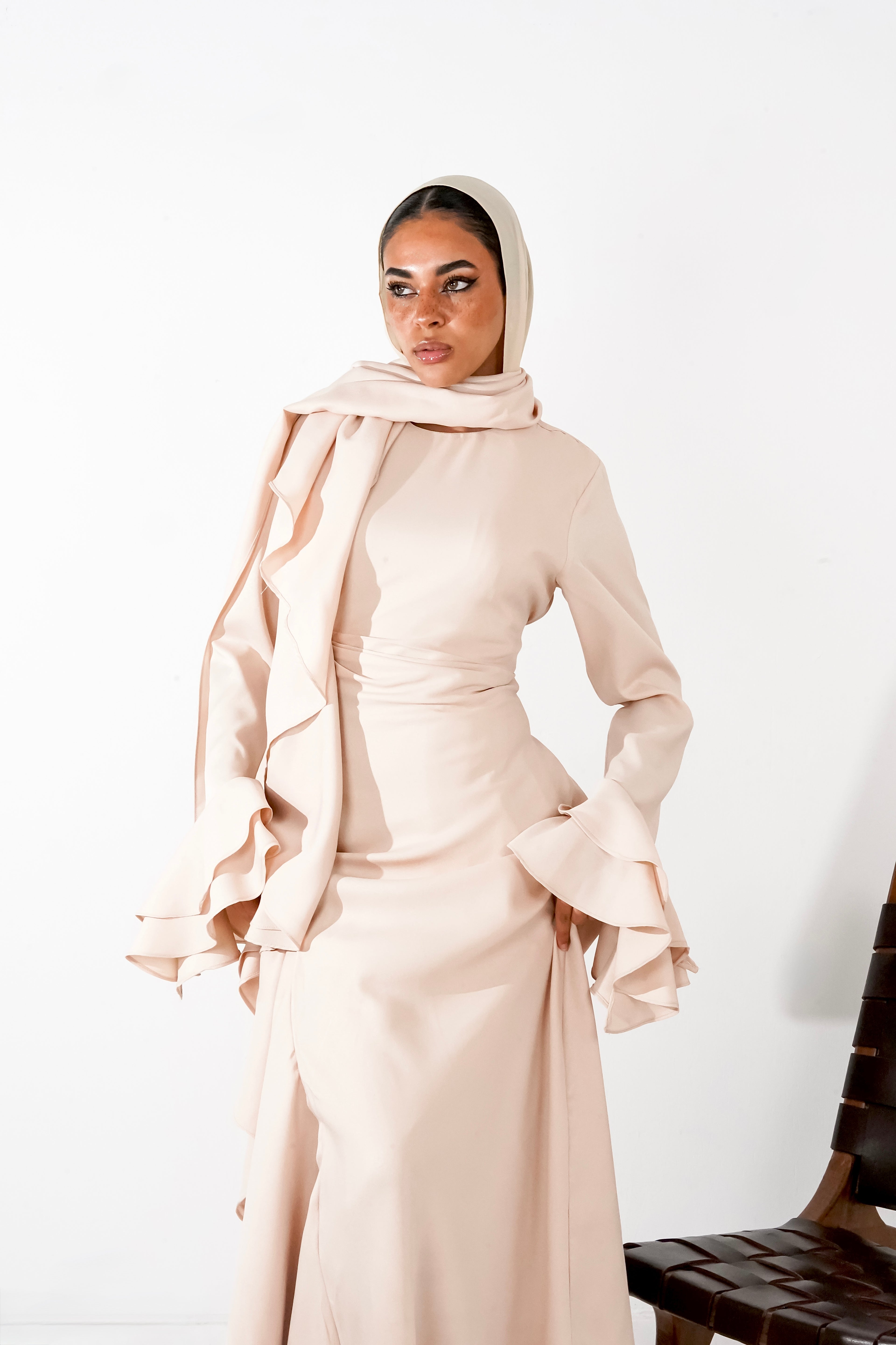 Flowy ruffles side in Beige