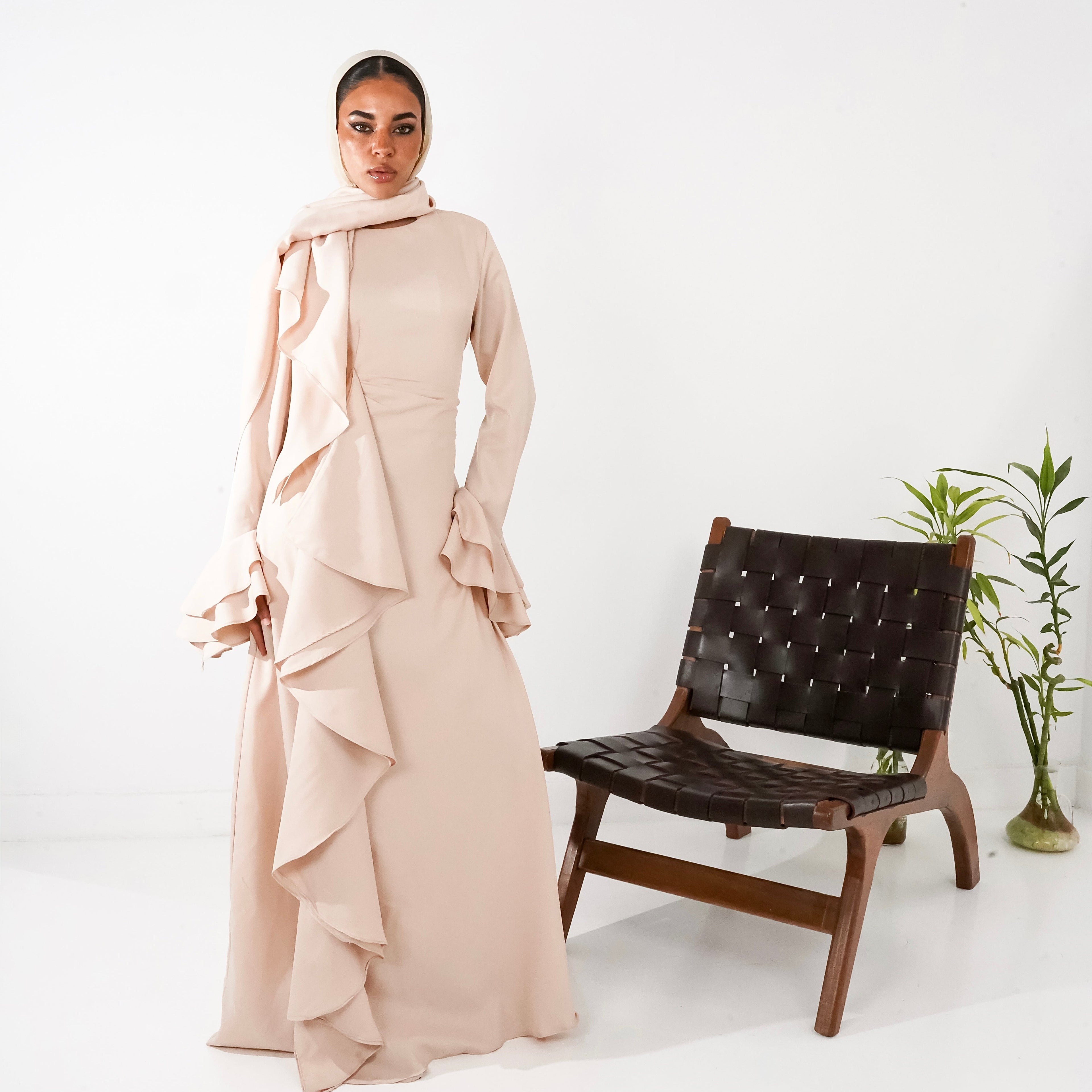 Flowy ruffles side in Beige