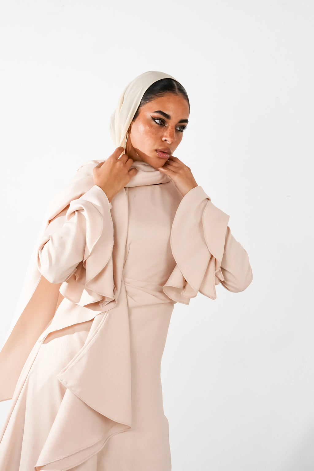 Flowy ruffles side in Beige
