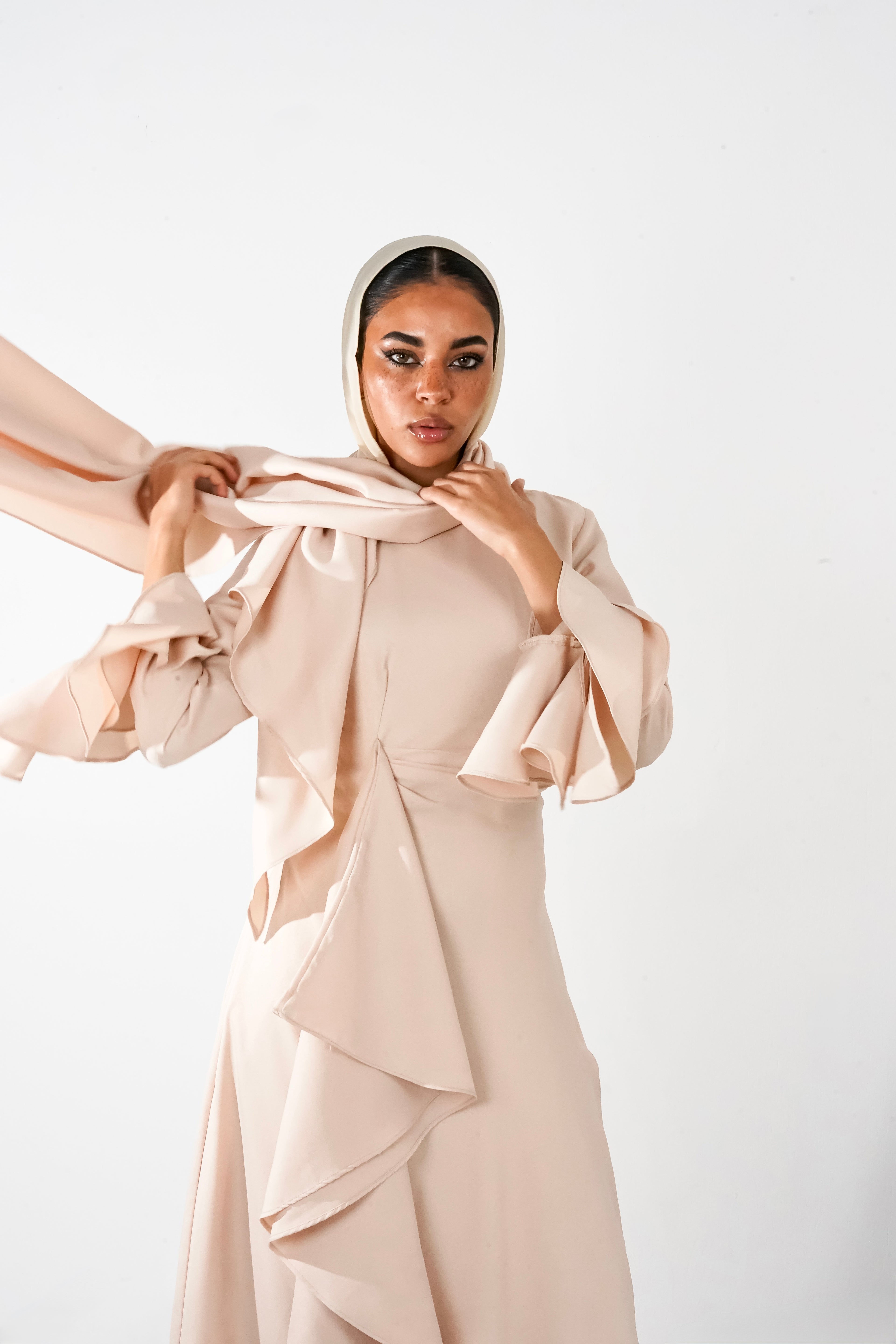 Flowy ruffles side in Beige