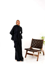 Load image into Gallery viewer, flowy side Ruffle in black
