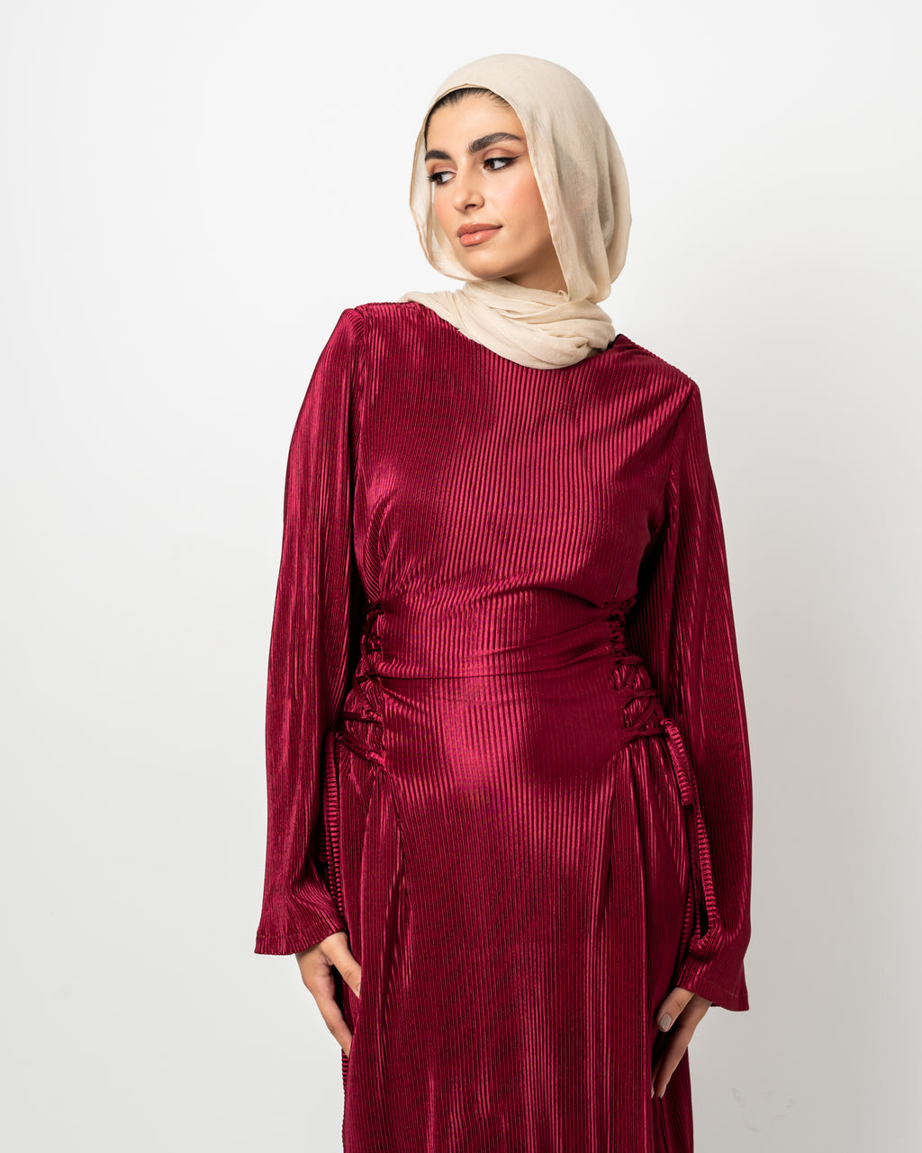 Plisse waisted dress in dark red