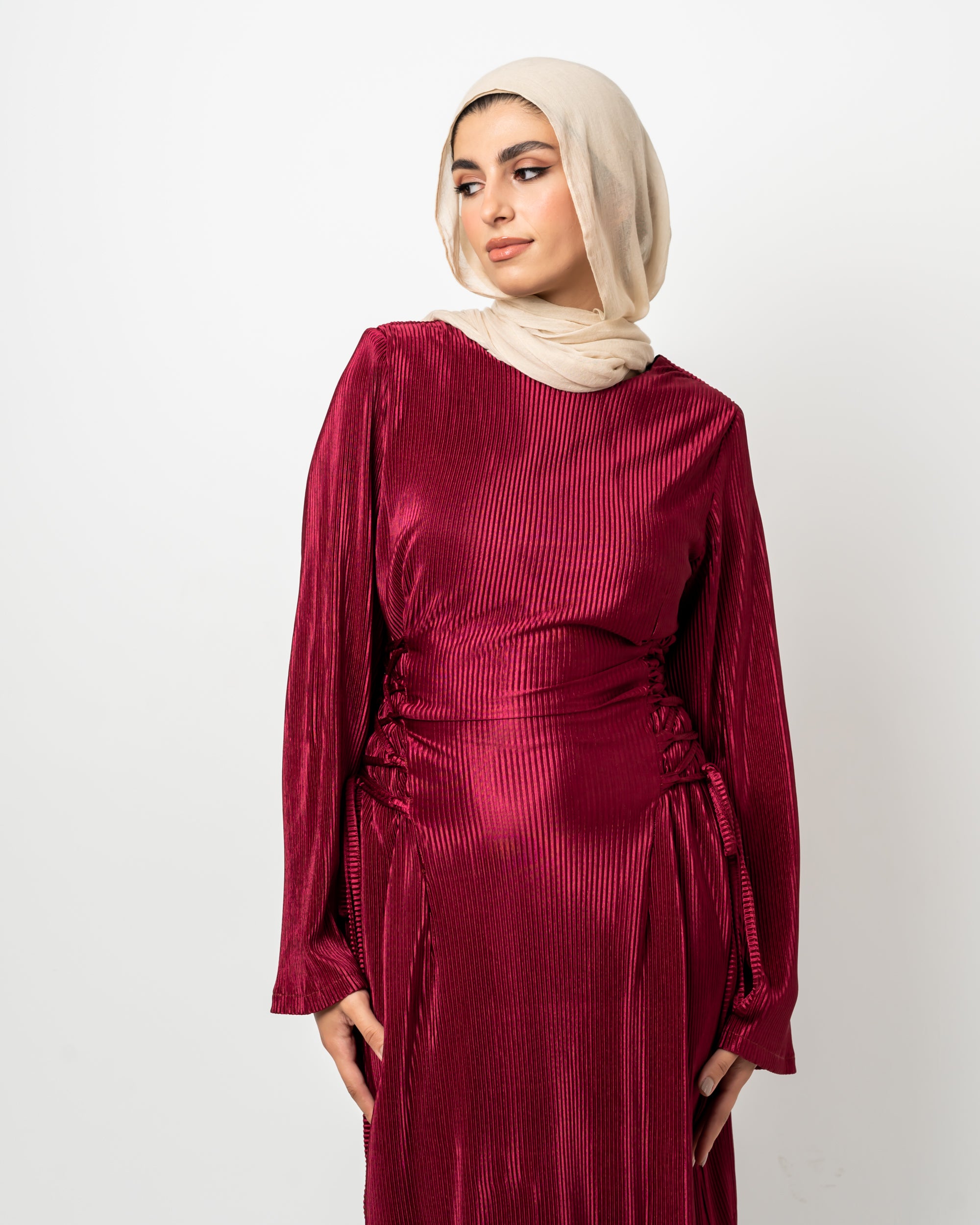 Plisse waisted dress in dark red