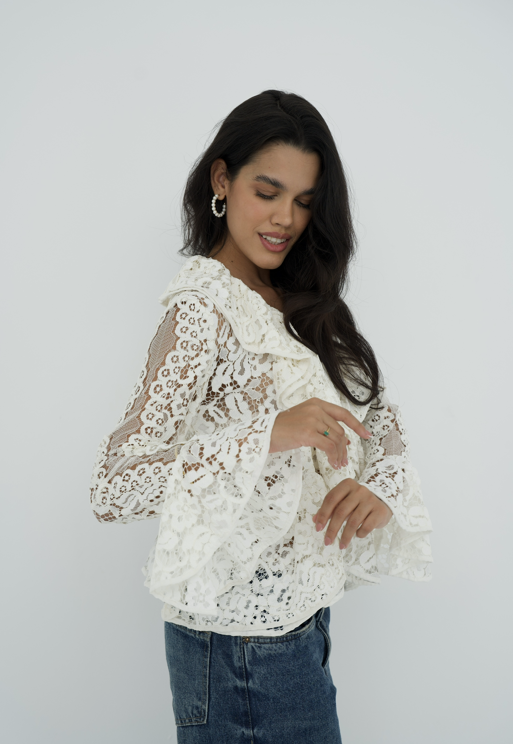 Lace ruffles top