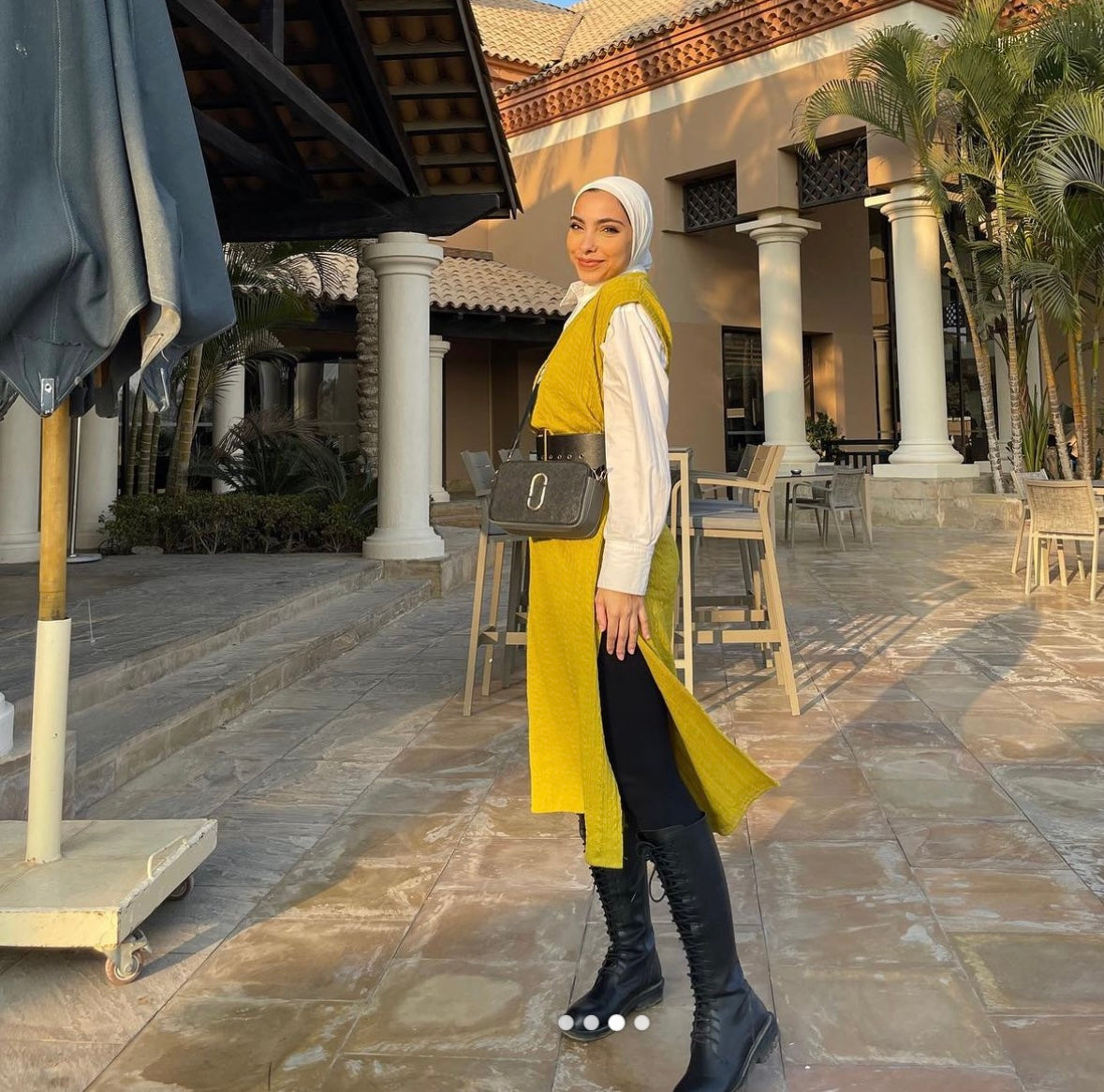 V-neck wool vest