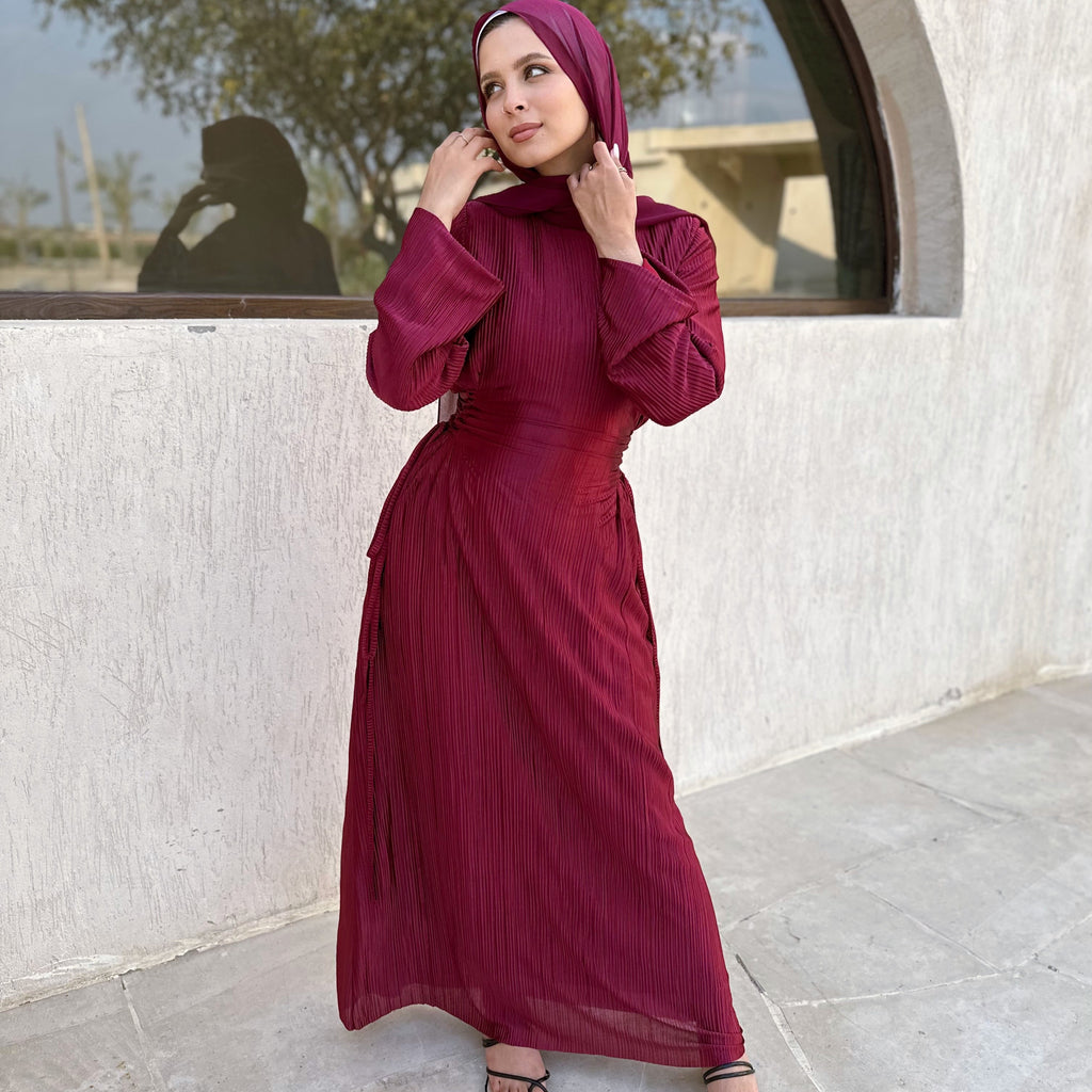 Plisse waisted dress in dark red