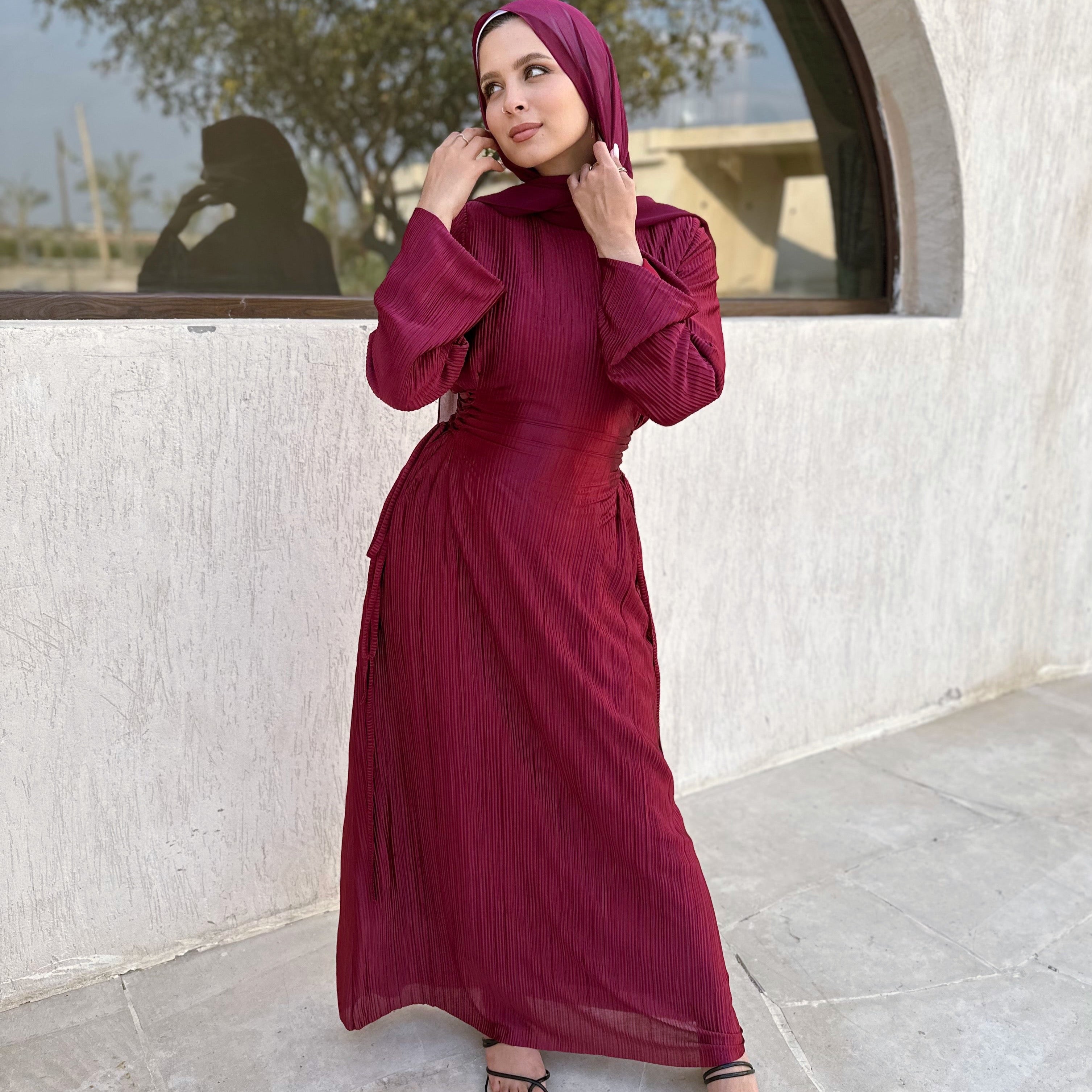 Plisse waisted dress in dark red