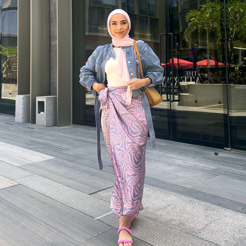 Wrapped satin patterned skirt
