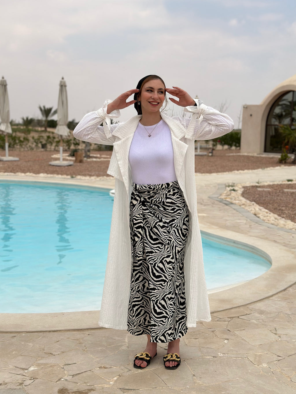Wrapped satin patterned skirt in B/W