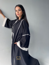 Load image into Gallery viewer, Linen striped Abaya in Black

