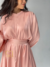 Load image into Gallery viewer, Balloon Sleeves Abaya In Pink
